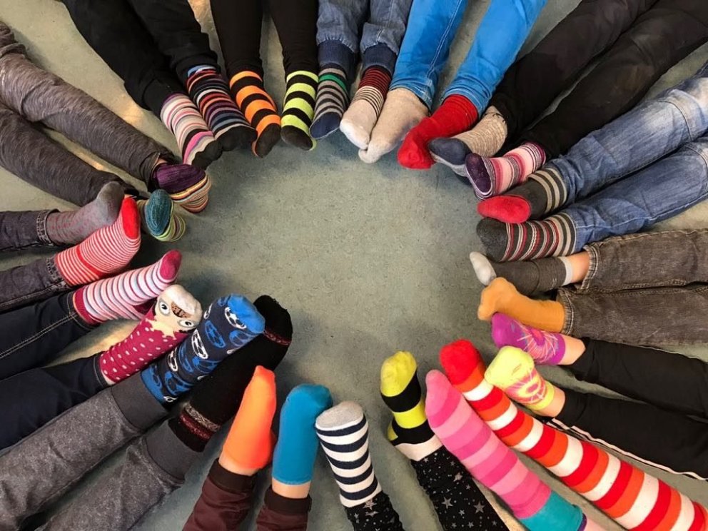 Mislitir sokkar á föstudaginn 20. mars - Alþjóðlegur dagur Downs heilkennis